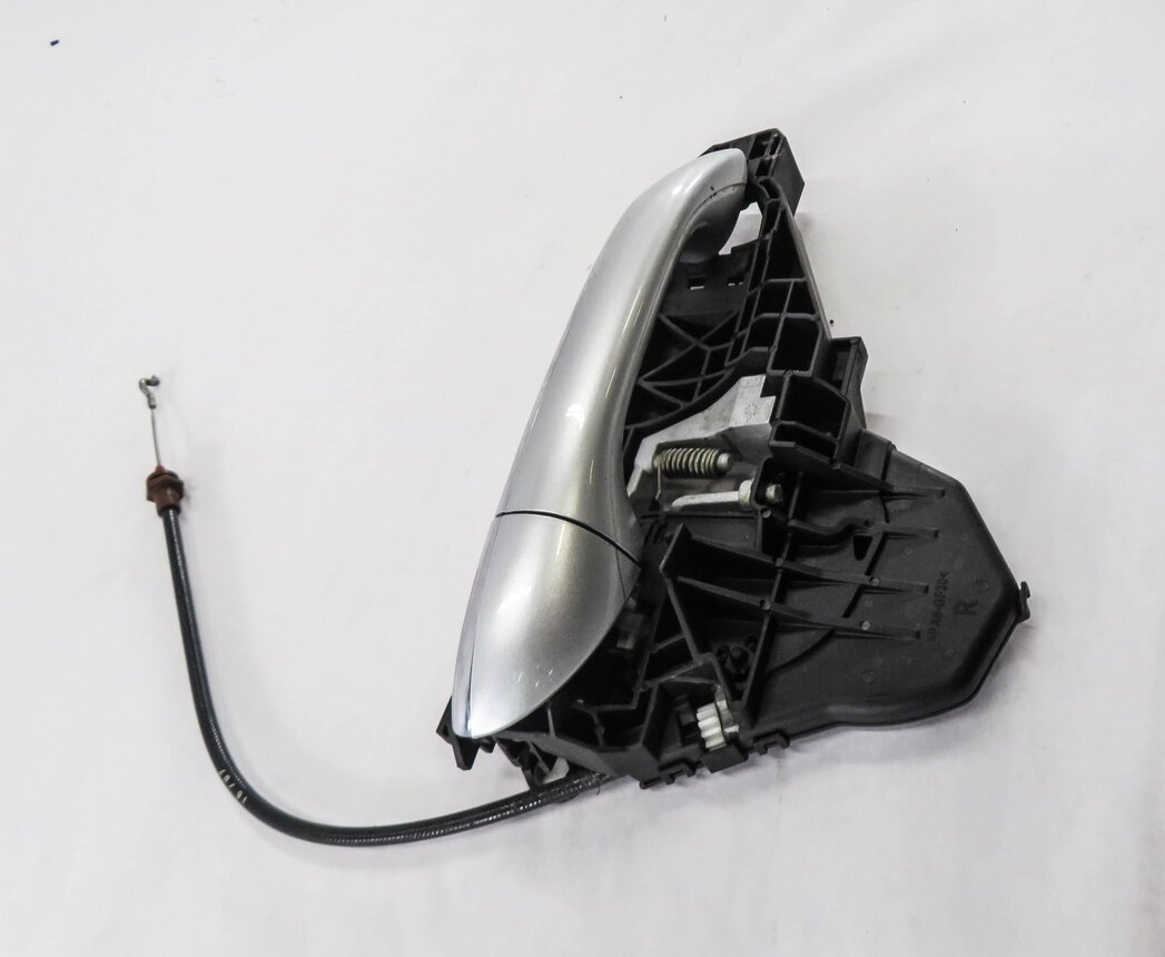 Thumbnail 3: 2008 MERCEDES GL550 (X164) RIGHT FRONT PASSENGER DOOR HANDLE (IRIDIUM SILVER)