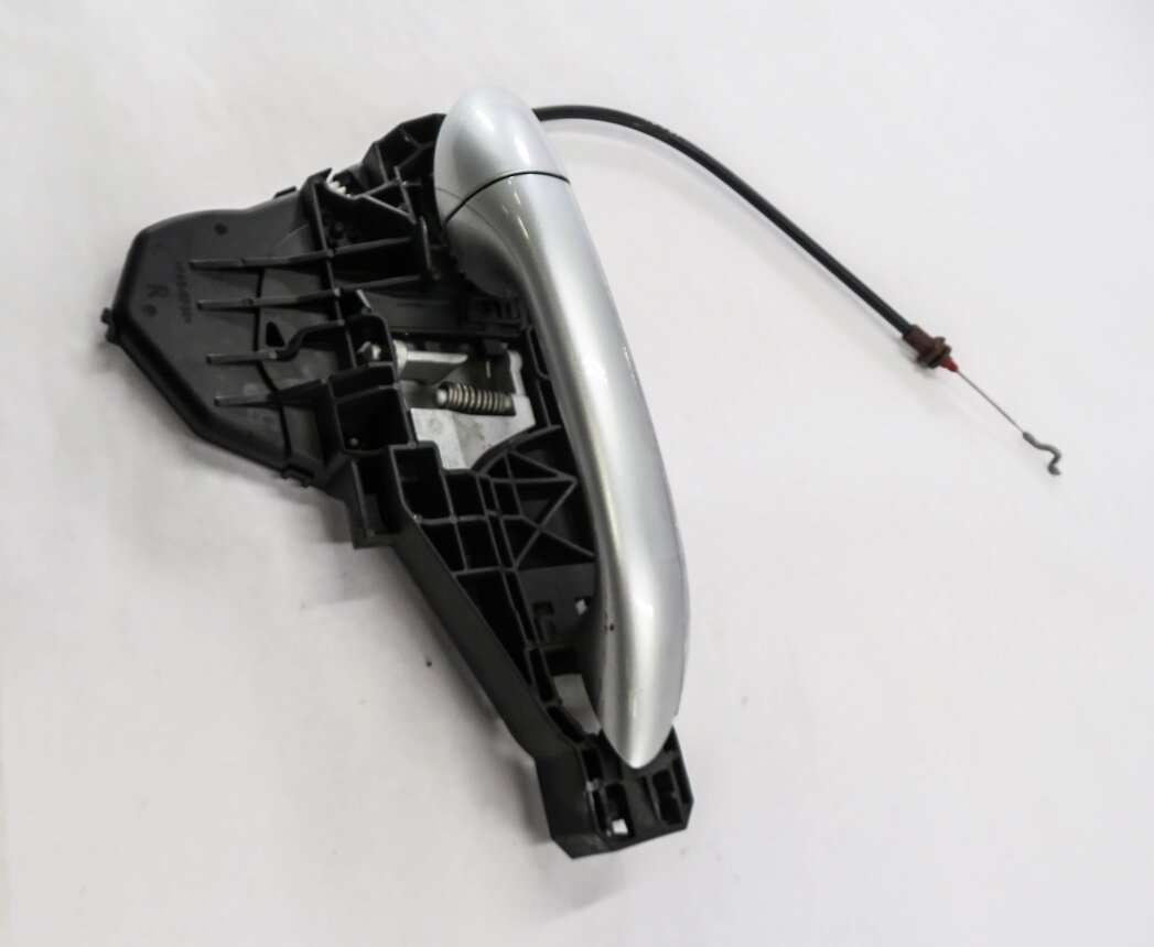 Thumbnail 4: 2008 MERCEDES GL550 (X164) RIGHT FRONT PASSENGER DOOR HANDLE (IRIDIUM SILVER)