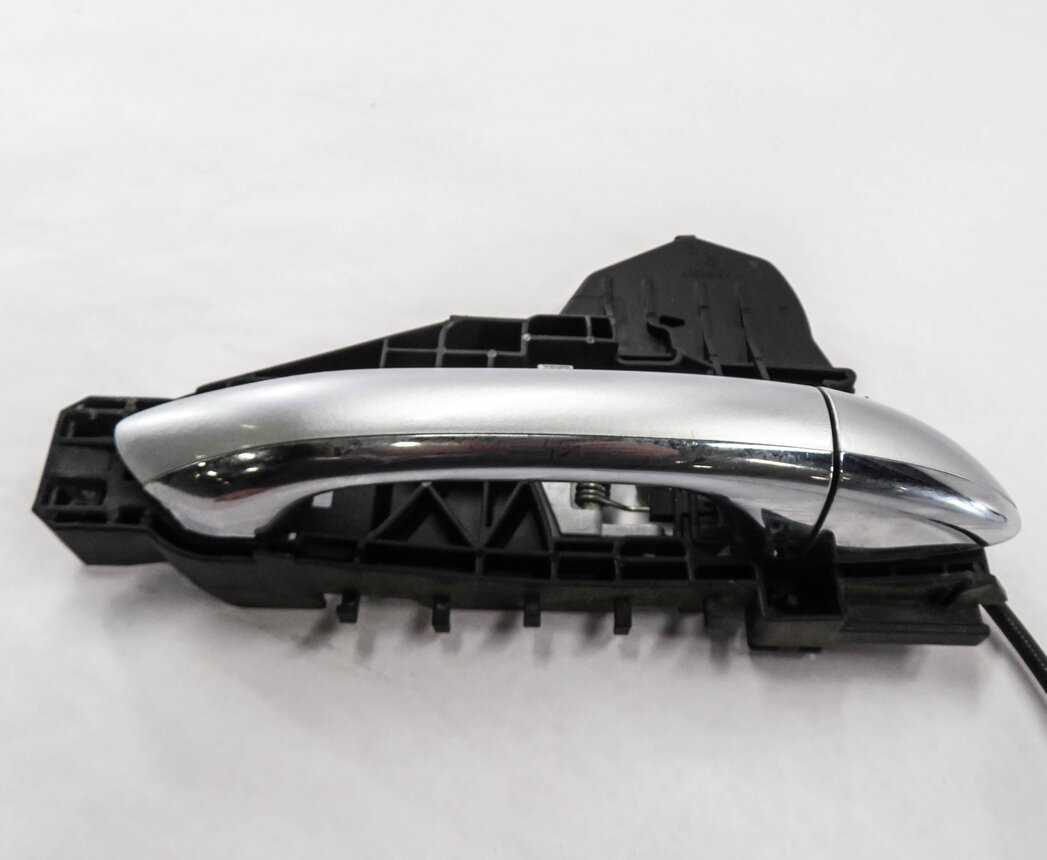 Thumbnail 5: 2008 MERCEDES GL550 (X164) RIGHT FRONT PASSENGER DOOR HANDLE (IRIDIUM SILVER)