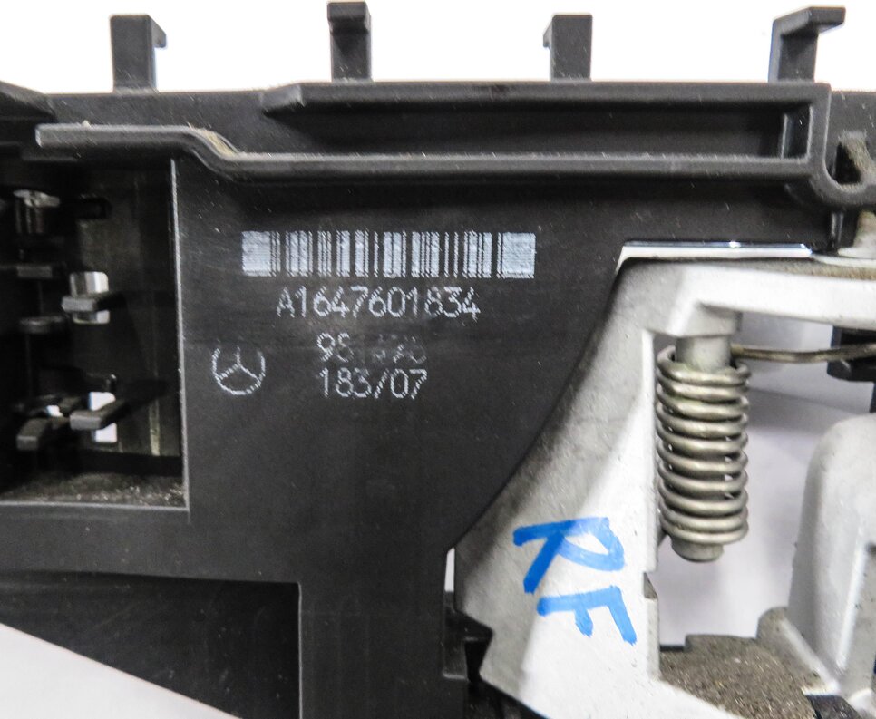 Thumbnail 7: 2008 MERCEDES GL550 (X164) RIGHT FRONT PASSENGER DOOR HANDLE (IRIDIUM SILVER)