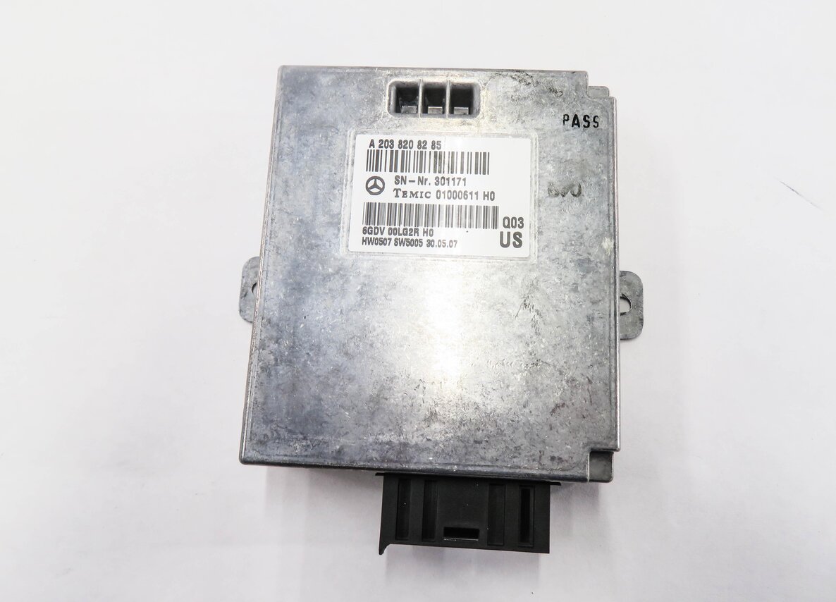 Thumbnail 2: 06-12 MERCEDES E350 E550 GL320 GL350 GL450 ML320 ML350 - VOICE CONTROL MODULE