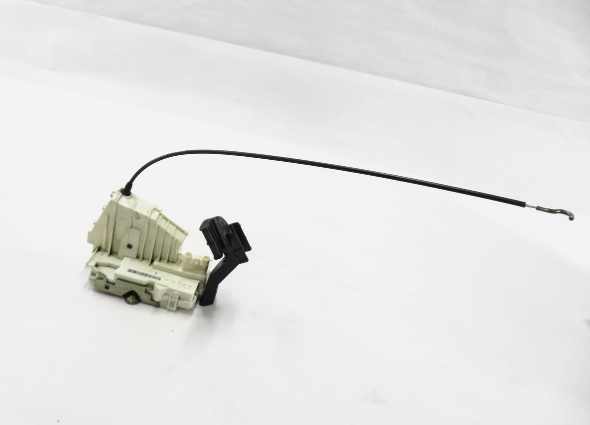 2008-2012 MERCEDES GL320 GL450 GL550 GL350 (X164) LEFT REAR DOOR LATCH ACTUATOR