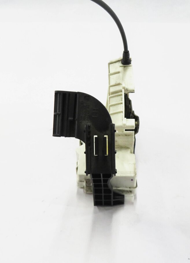 Thumbnail 4: 2008-2012 MERCEDES GL320 GL450 GL550 GL350 (X164) LEFT REAR DOOR LATCH ACTUATOR