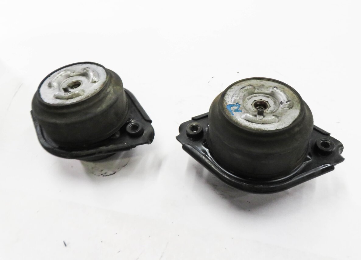 2008 MERCEDES GL550 (X164) 5.5L M273 V8 ENGINE - LEFT & RIGHT MOTOR MOUNT SET