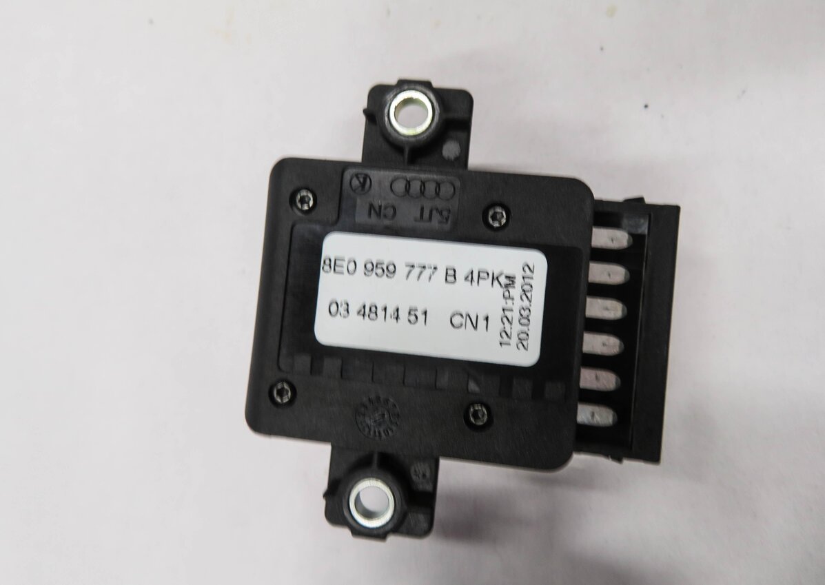 Thumbnail 6: 2013 AUDI S4 (B8 8K) LEFT FRONT DRIVER SEAT ADJUSTMENT SWITCH