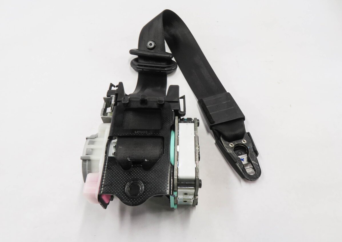 Thumbnail 3: 2013 AUDI S4 (B8 8K) RIGHT FRONT PASSENGER SEAT SEATBELT RETRACTOR (BLACK)