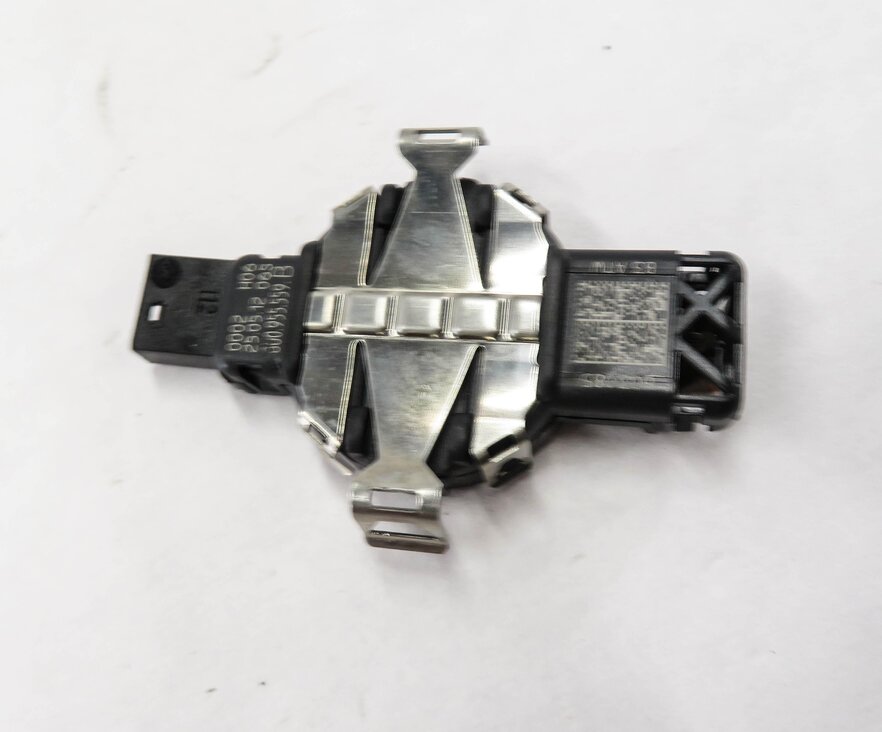 Thumbnail 2: 2013 AUDI S4 (B8 8K) FRONT WINDSHIELD RAIN WATER SOLAR LIGHT SENSOR (RLS)