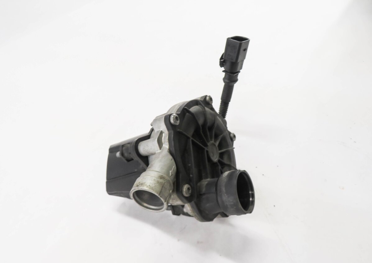 Thumbnail 3: 2013-2017 AUDI S4 S5 S8 (B8 8K 8T D4 4H) 3.0L / 4.0L ENGINE - AIR INJECTION PUMP