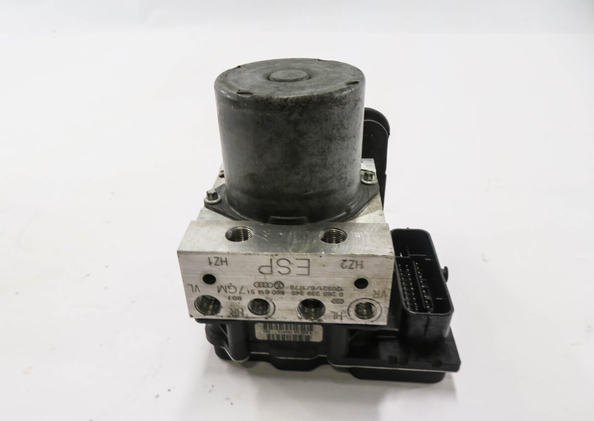 Thumbnail 2: 2013-2014 AUDI A4 A5 S4 S5 (B8 8K 8T) QUATTRO AWD - ABS ESP BRAKE PUMP w/ MODULE