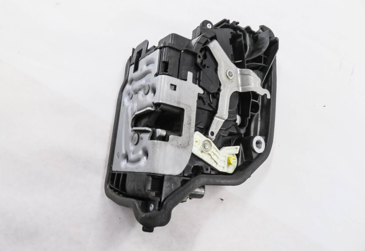 Thumbnail 4: 2014-2019 BMW I3 X1 X2 X5 X6 (F15 F16 F39 F48) RIGHT FRONT PASSENGER DOOR LATCH