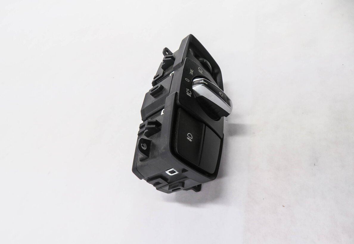 Thumbnail 3: 2014-2018 BMW X5 (F15) HEADLIGHT SWITCH (BLACK)