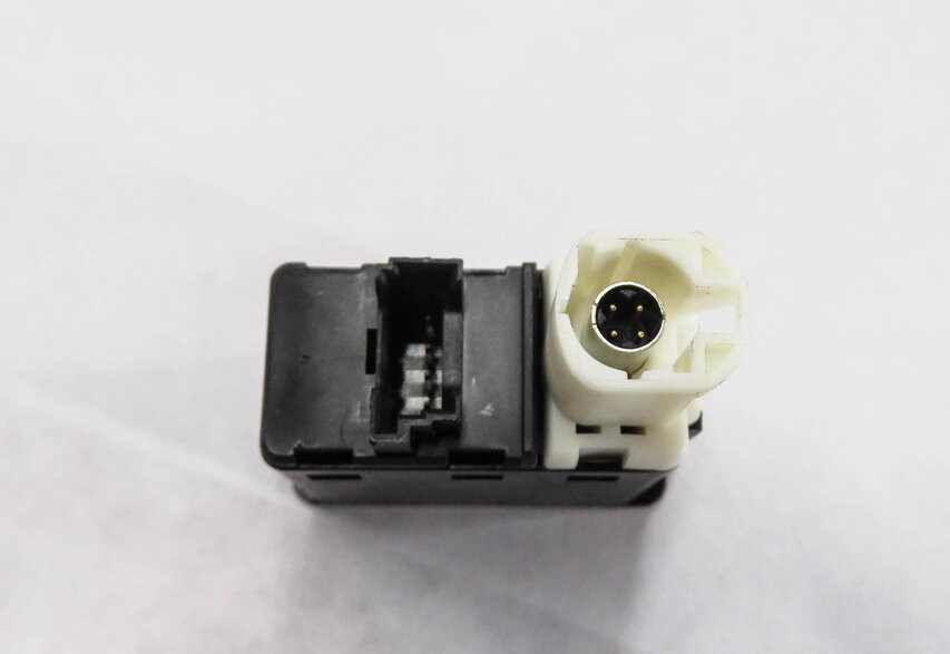 Thumbnail 4: 2015 BMW X5 (F15) AUX AUXILIARY AUDIO IN INPUT JACK w/ USB
