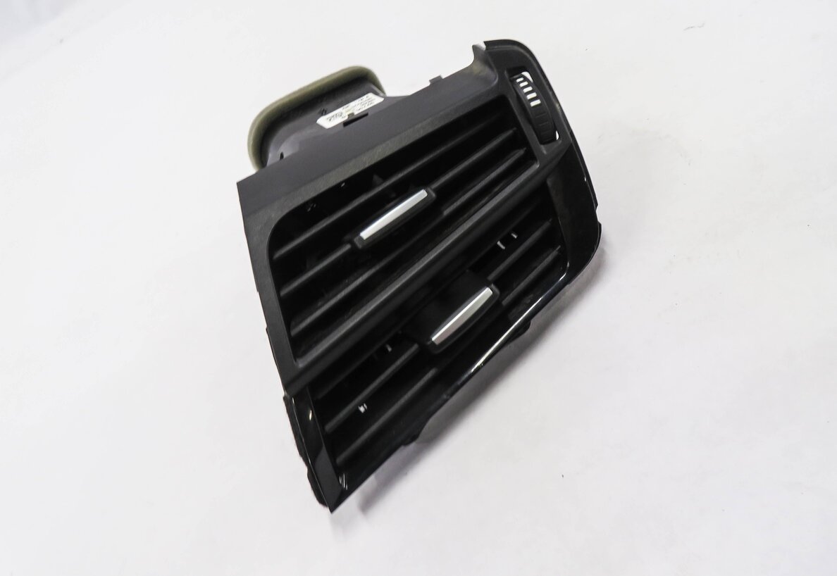 2015 BMW X5 (F15) RIGHT FRONT PASSENGER DASH HEATER A/C AIR VENT