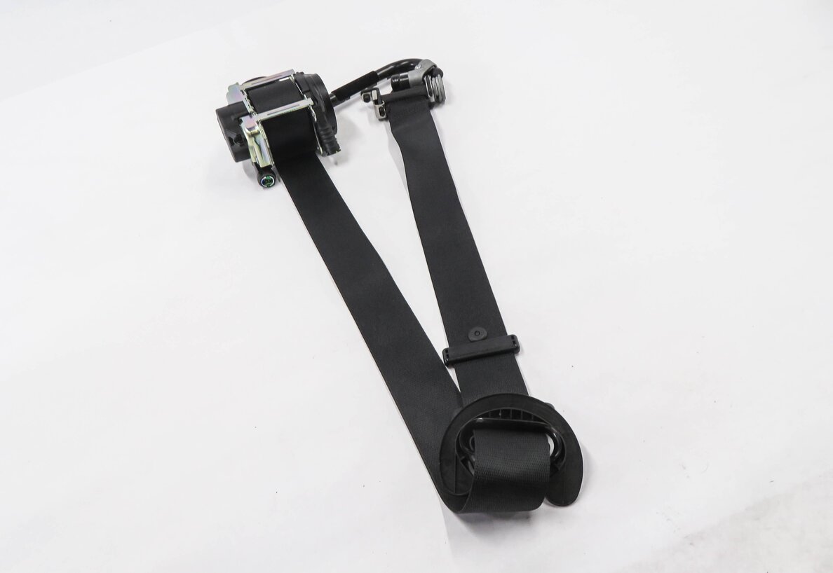 2014-2019 BMW X5 X6 (F15 F16) RIGHT FRONT PASSENGER SEATBELT RETRACTOR (BLACK)