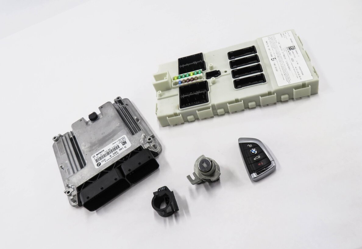 2015 BMW X5 (F15) 3.0L N57Y DIESEL ENGINE DME ECM BCM IMMOBILUZER MODULE KEY SET