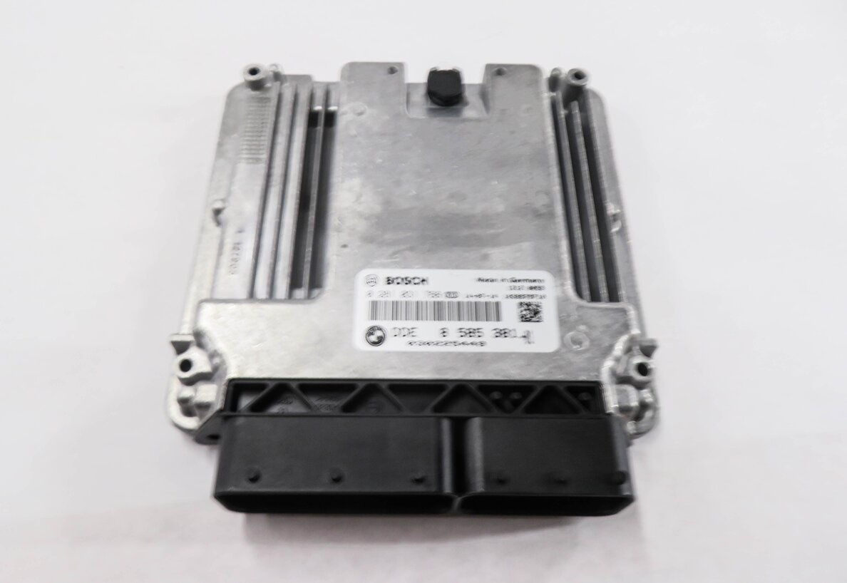 Thumbnail 4: 2015 BMW X5 (F15) 3.0L N57Y DIESEL ENGINE DME ECM BCM IMMOBILUZER MODULE KEY SET