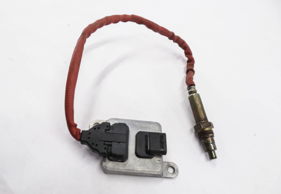 Thumbnail 2: 2015 BMW X5 (F15) 3.0L N57Y DIESEL ENGINE - NITROGEN OXIDE NOX SENSOR PROBE