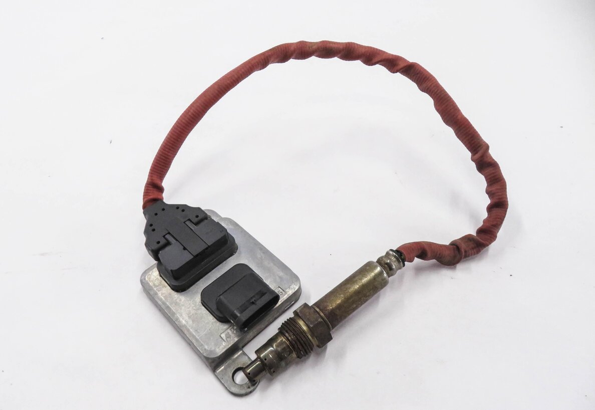 Thumbnail 3: 2015 BMW X5 (F15) 3.0L N57Y DIESEL ENGINE - NITROGEN OXIDE NOX SENSOR PROBE