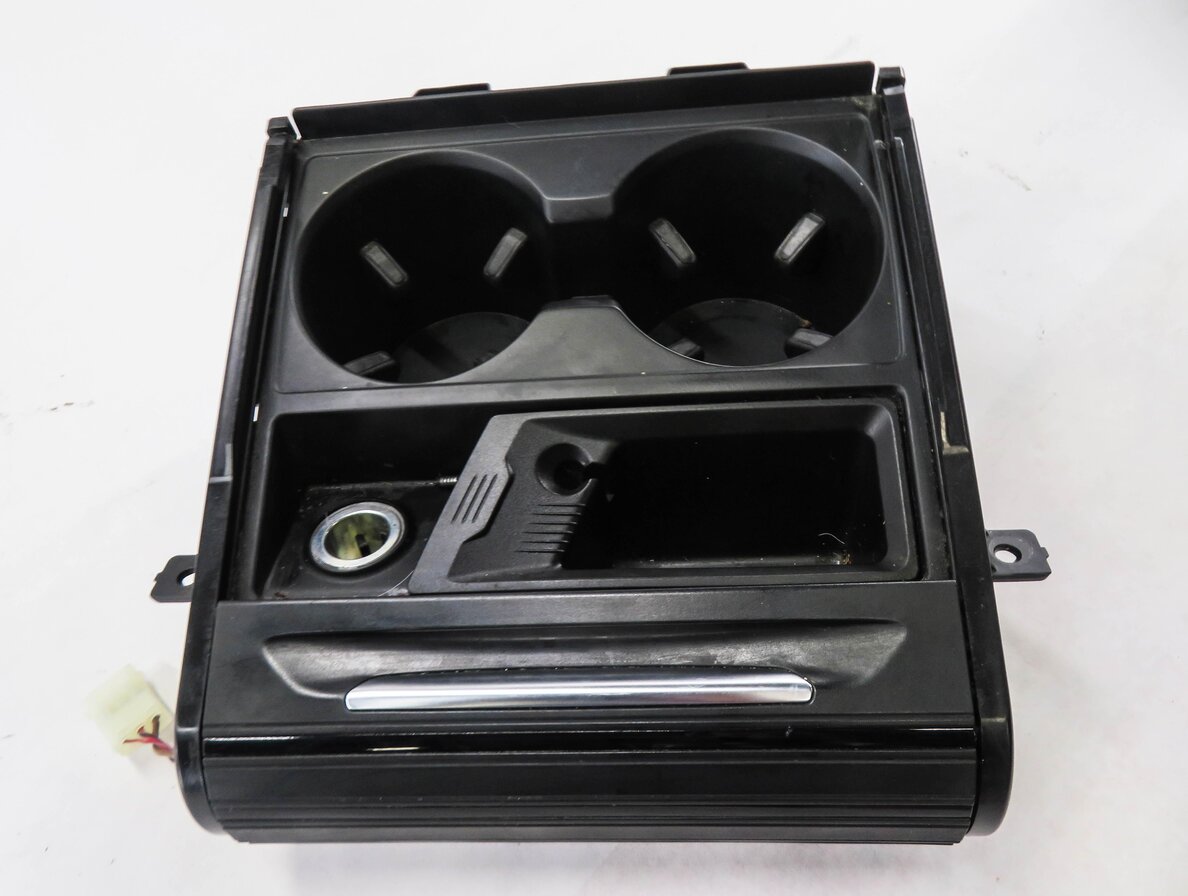 Thumbnail 6: 2015 BMW X5 (F15) FRONT CENTER CONSOLE CUP HOLDER COMPATMENT w/ ASH TRAY