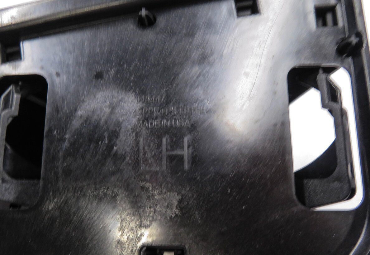 Thumbnail 8: 2015 BMW X5 (F15) FRONT CENTER CONSOLE CUP HOLDER COMPATMENT w/ ASH TRAY