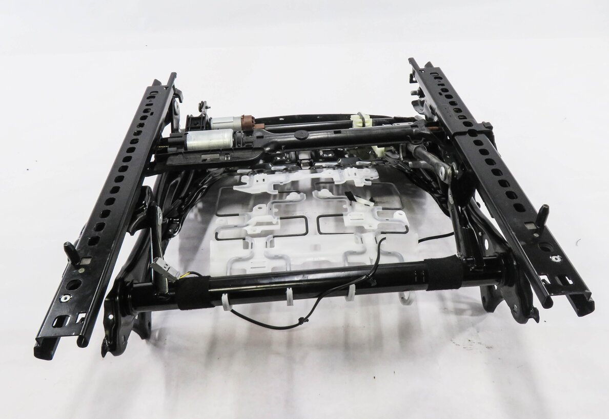 Thumbnail 3: 14-18 BMW X5 (F15) PASSENGER 10-WAY STANDARD SEAT TRACK w/ MOTORS (NON COMFORT)