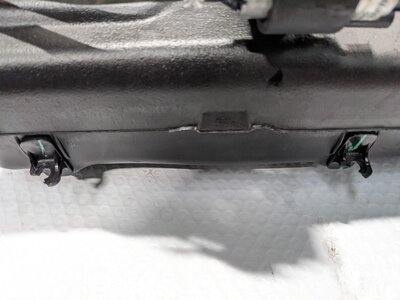 Thumbnail 11: 2014-2018 BMW X5 (F15) 3.0L N57Y DIESEL SCR DEF EXHAUST FLUID TANK (PASSIVE)