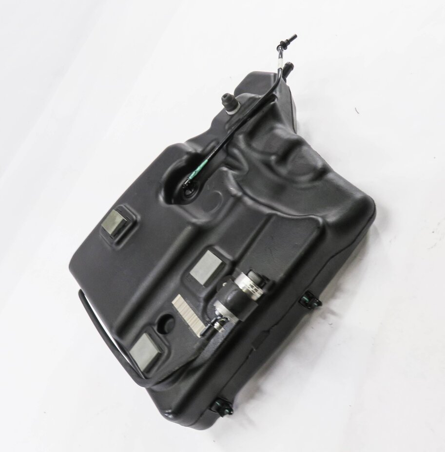 Thumbnail 3: 2014-2018 BMW X5 (F15) 3.0L N57Y DIESEL SCR DEF EXHAUST FLUID TANK (PASSIVE)