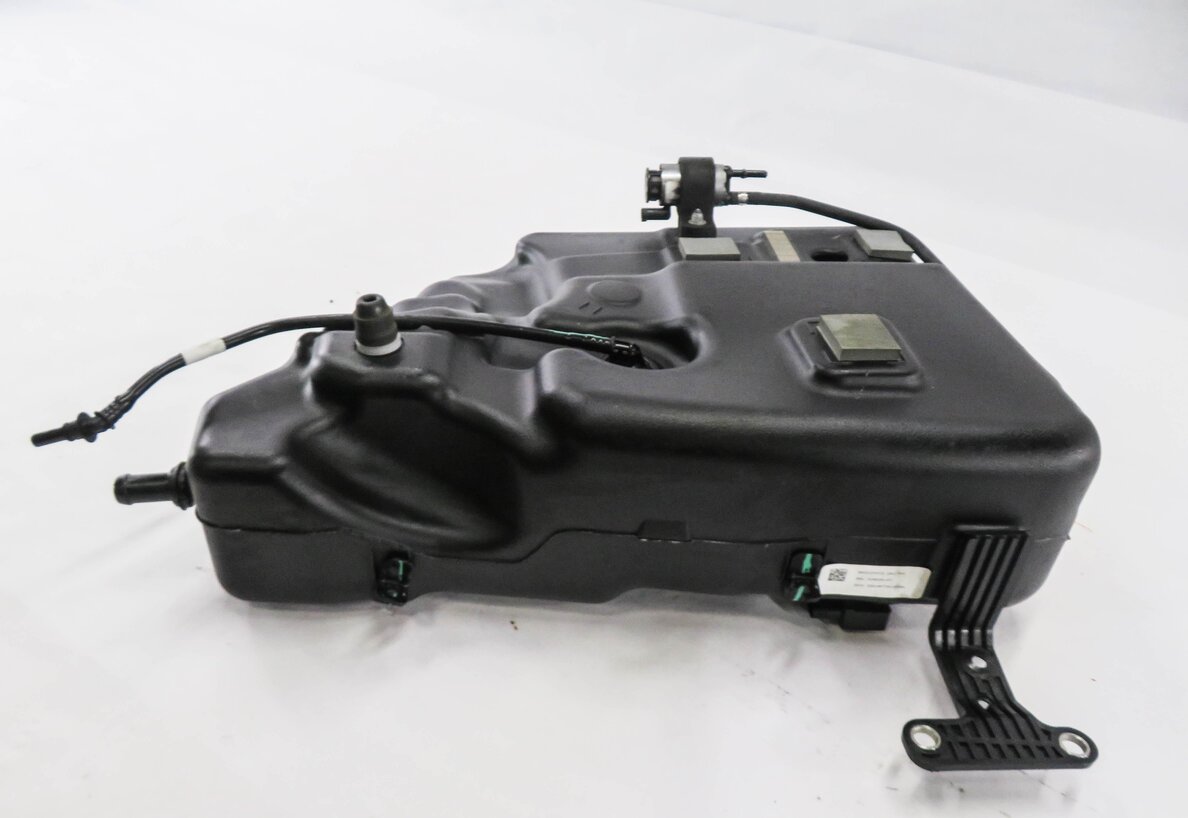 Thumbnail 4: 2014-2018 BMW X5 (F15) 3.0L N57Y DIESEL SCR DEF EXHAUST FLUID TANK (PASSIVE)