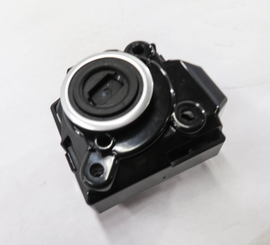 Thumbnail 1: 2018-2020 MERCEDES BENZ CLA250 CLA45 GLA250 GLA45 (C117 X156) IGNITION SWITCH