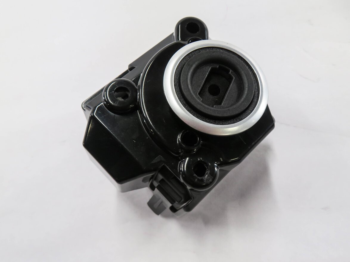 Thumbnail 3: 2018-2020 MERCEDES BENZ CLA250 CLA45 GLA250 GLA45 (C117 X156) IGNITION SWITCH