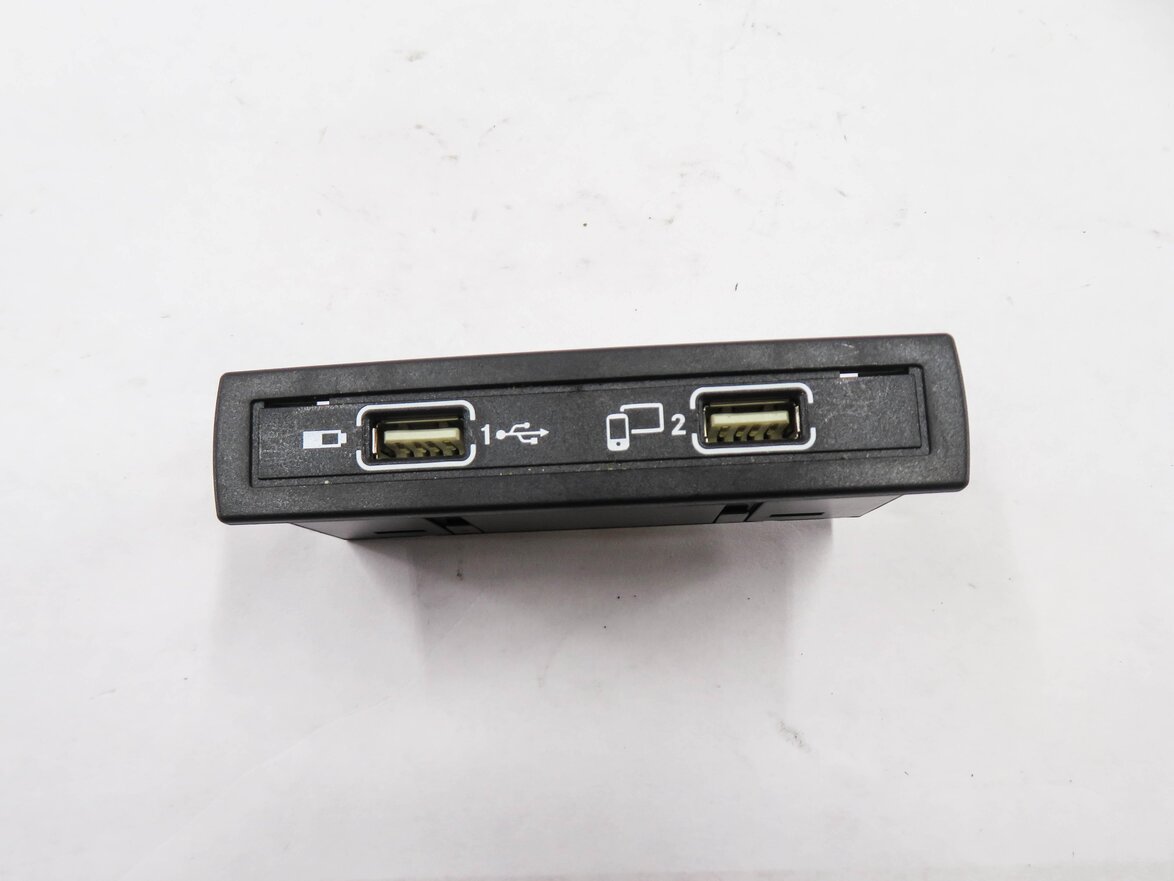 Thumbnail 2: 2019 MERCEDES CLA250 (C117) STEREO AUXILIARY AUDIO USB MULTIMEDIA INTERFACE