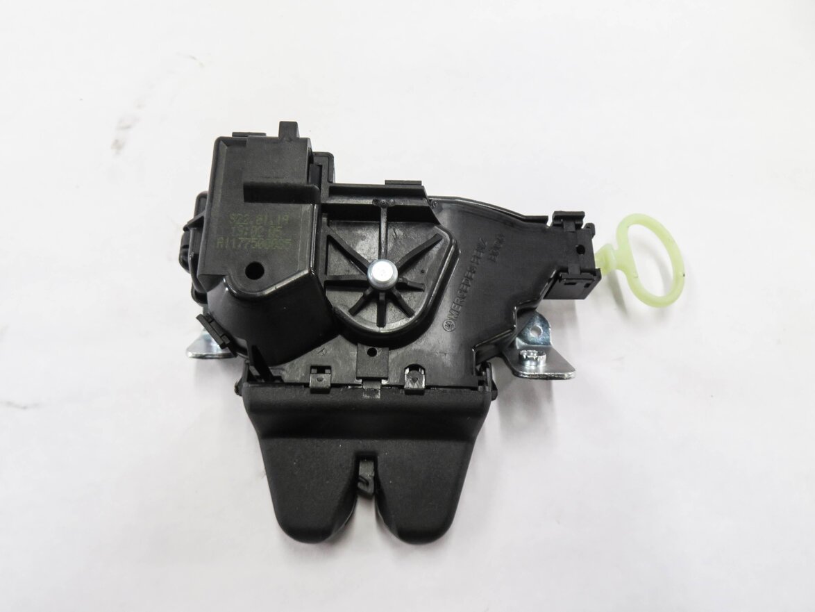 Thumbnail 2: 2019 MERCEDES CLA250 (C117) REAR TRUNK LOCK LATCH ACTUATOR