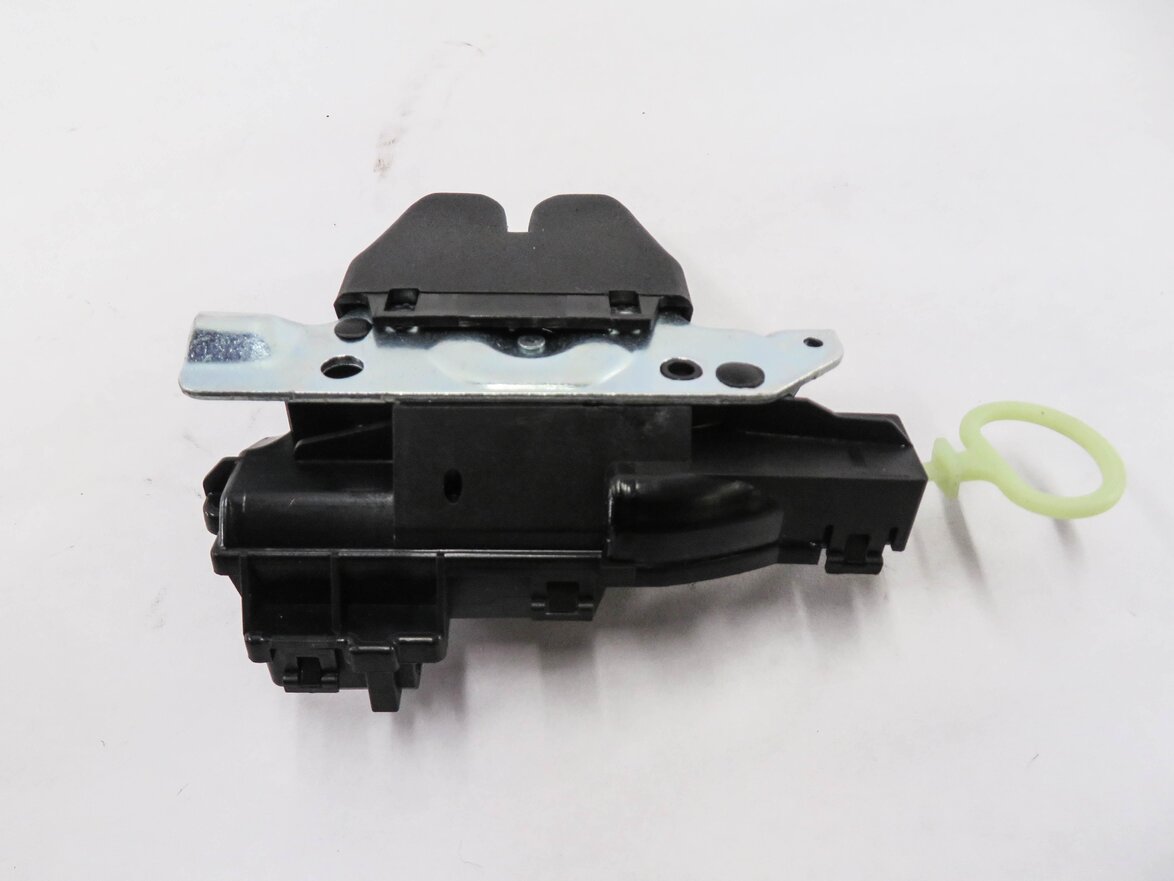 Thumbnail 4: 2019 MERCEDES CLA250 (C117) REAR TRUNK LOCK LATCH ACTUATOR