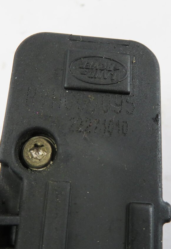 Thumbnail 4: 2011 RANGE ROVER SPORT (L320) AIR SUSPENSION TRANSFER RELIEF VALVE BLOCK SET