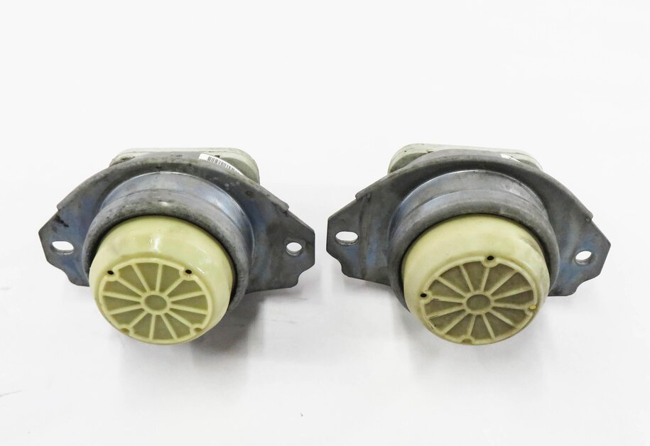 Thumbnail 2: 2011 RANGE ROVER SPORT (L320) 5.0L AJ133 V8 ENGINE - MOTOR MOUNT SET