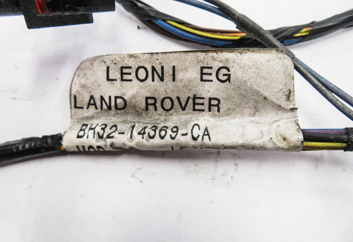 Thumbnail 3: 2011 RANGE ROVER SPORT (L320) FRONT PDC PARK SENSOR SET w/ HARNESS (SAND)