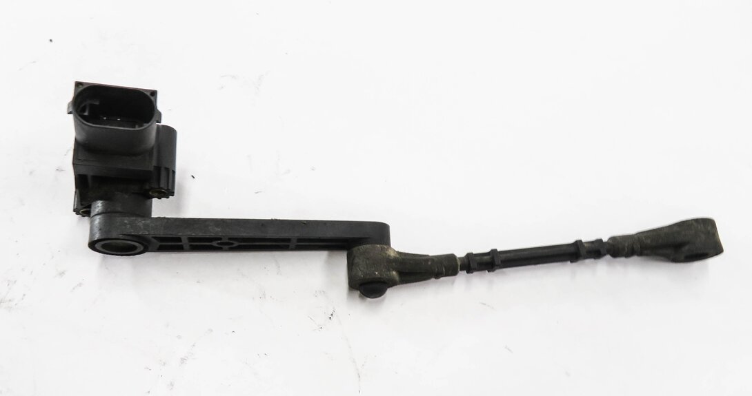 Thumbnail 3: 2011 RANGE ROVER SPORT (L320) RIGHT REAR SUSPENSION HEIGHT LEVEL SENSOR