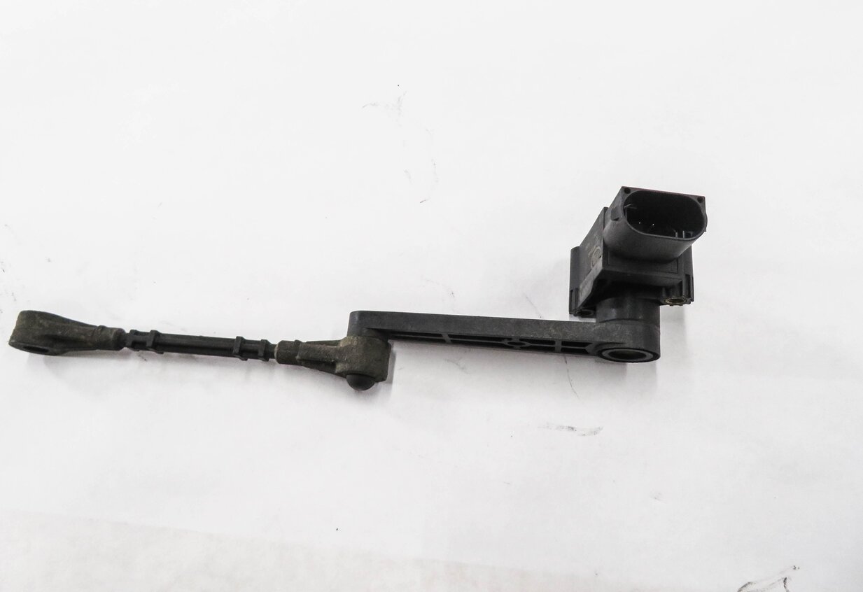 Thumbnail 3: 2011 RANGE ROVER SPORT (L320) LEFT REAR SUSPENSION HEIGHT LEVEL SENSOR