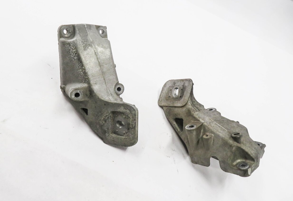 Thumbnail 2: 2011 RANGE ROVER SPORT (L320) 5.0L AJ133 V8 ENGINE - MOTOR MOUNT BRACKET SET