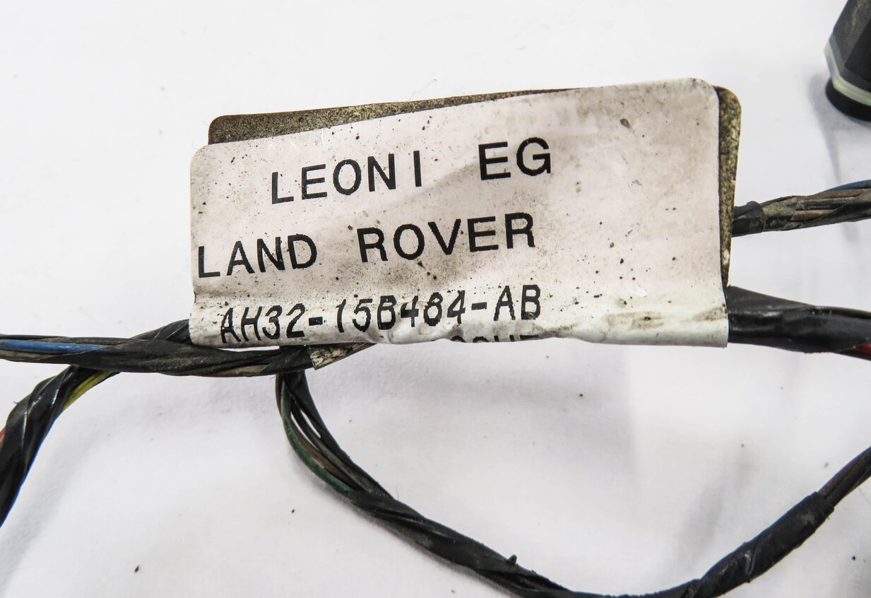 Thumbnail 3: 2011 RANGE ROVER SPORT (L320) REAR PDC PARK SENSOR SET w/ WIRING HARNESS (SAND)