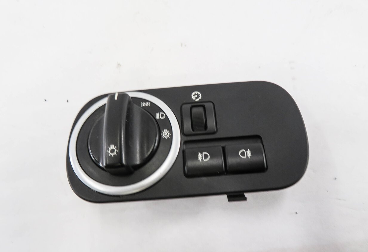 Thumbnail 2: 2010-2016 RANGE ROVER SPORT (L320) LR4 - HEADLIGHT SWITCH