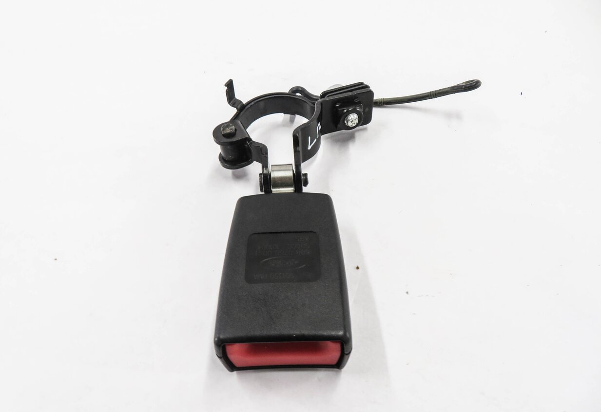 Thumbnail 3: 2011 RANGE ROVER SPORT (L320) LEFT REAR 2nd SECOND ROW SEAT SEATBELT RECEIVER