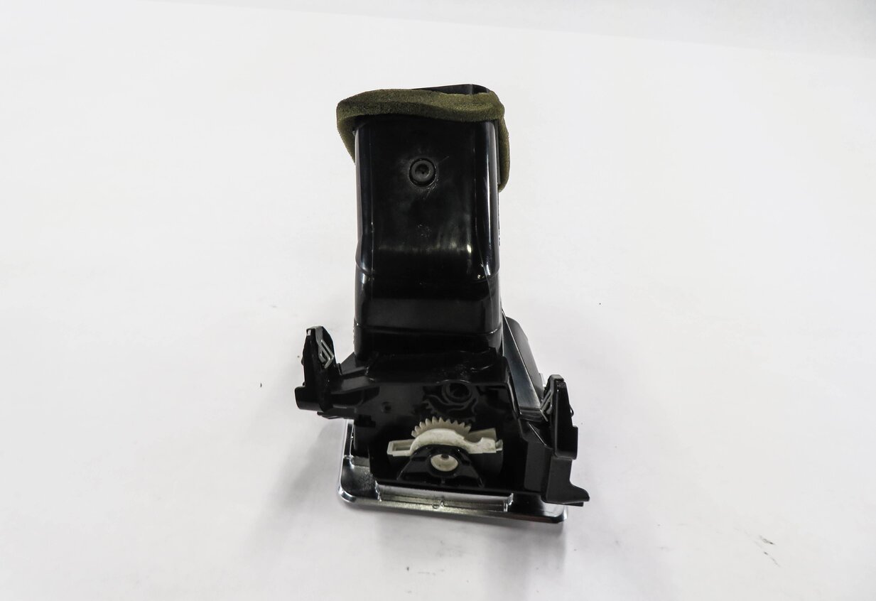 Thumbnail 4: 2011 RANGE ROVER SPORT (L320) RIGHT FRONT (OUTER DASH) HEATER A/C AIR VENT