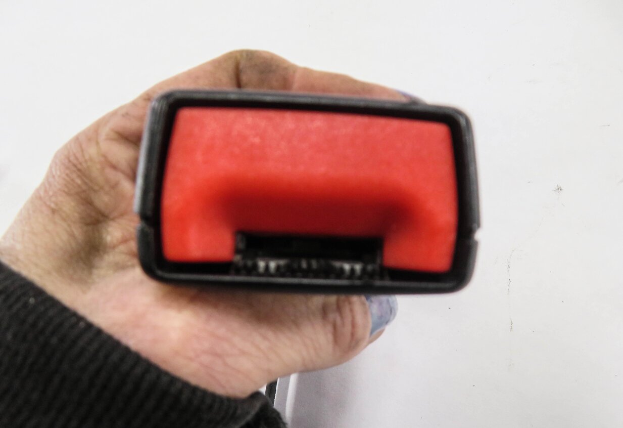 Thumbnail 4: 2008-2016 LR3 LR4 / RANGE ROVER SPORT (L320) LEFT FRONT DRIVER SEATBELT RECEIVER