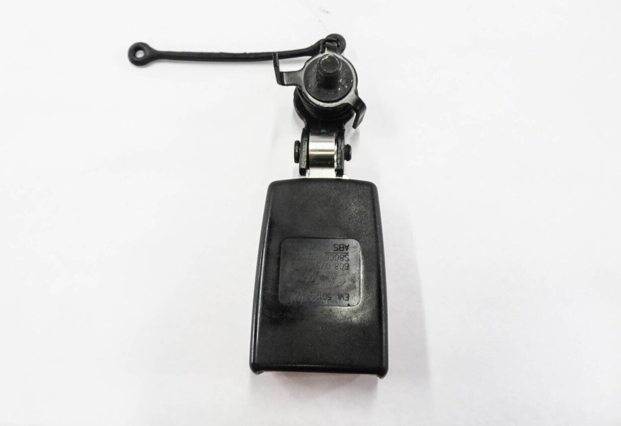 Thumbnail 3: 2011 RANGE ROVER SPORT (L320) CENTER REAR 2nd ROW SEATBELT BUCKLE RECEIVER