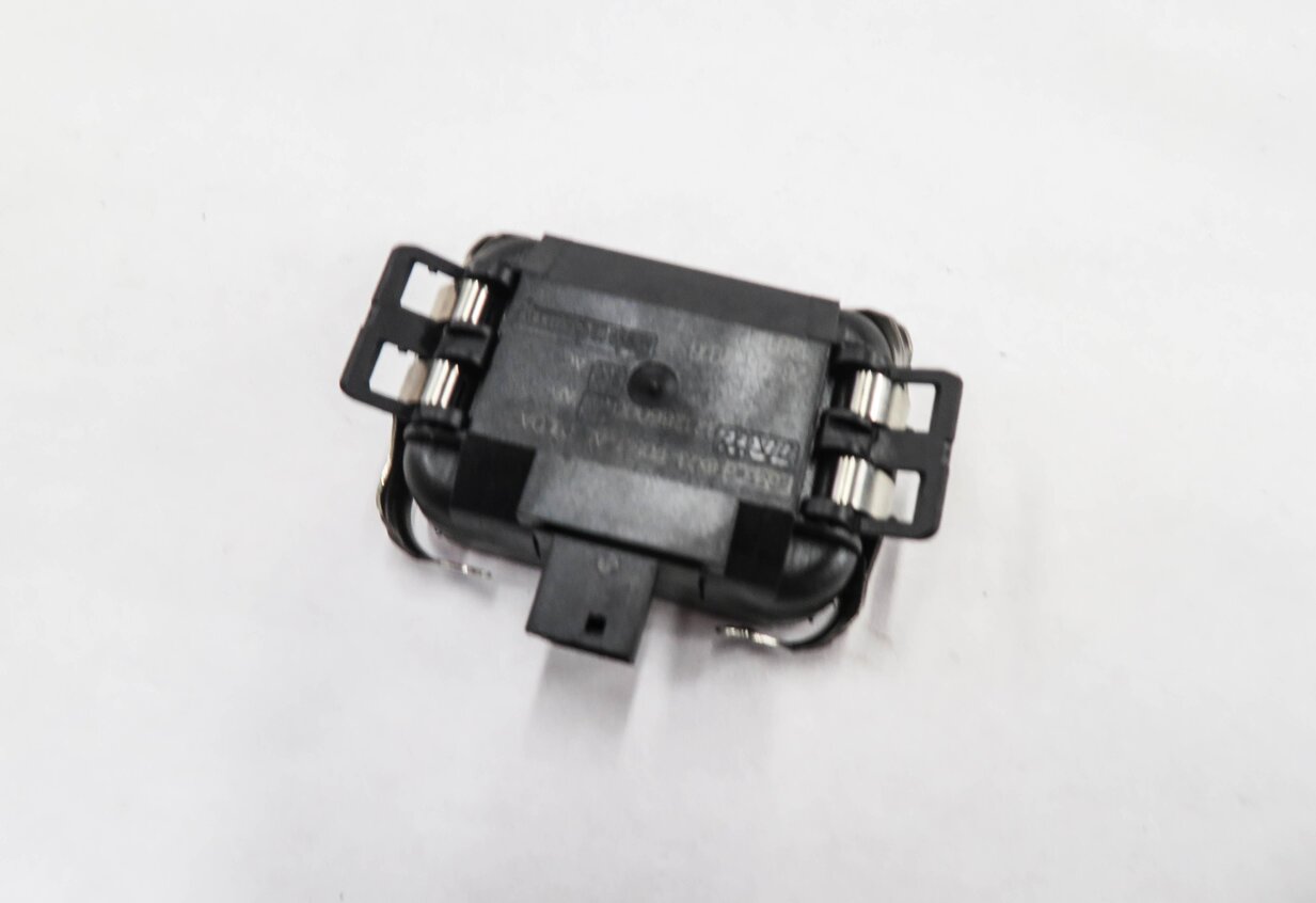 Thumbnail 1: 2010-2016 LR2 LR4 RANGE ROVER SPORT (L320 L322) WINDSHIELD WIPER RAIN SENSOR