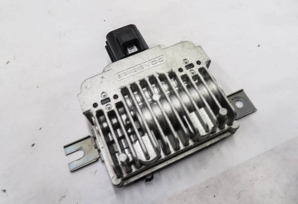 2010-2015 LR2 LR4 EVOQUE RANGE ROVER SPORT (L320 L538) FUEL PUMP CONTROL MODULE