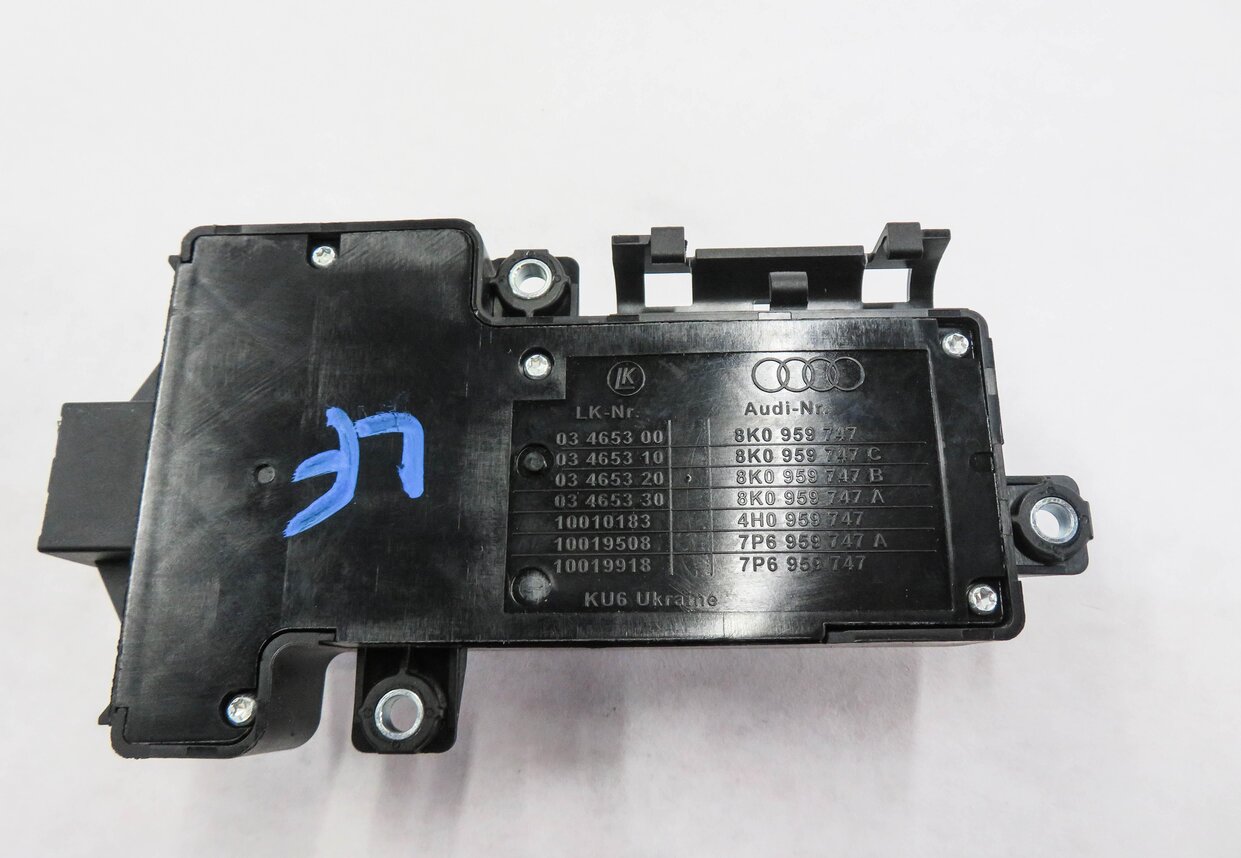 Thumbnail 4: 2013 AUDI S4 (B8 8K) LEFT FRONT DRIVER SEAT ADJUSTMENT SWITCH