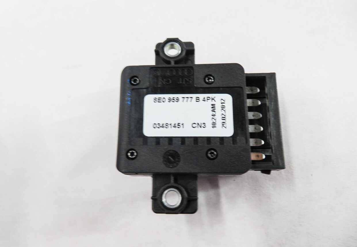 Thumbnail 7: 2013 AUDI S4 (B8 8K) RIGHT FRONT PASSENGER SEAT ADJUSTMENT SWITCH