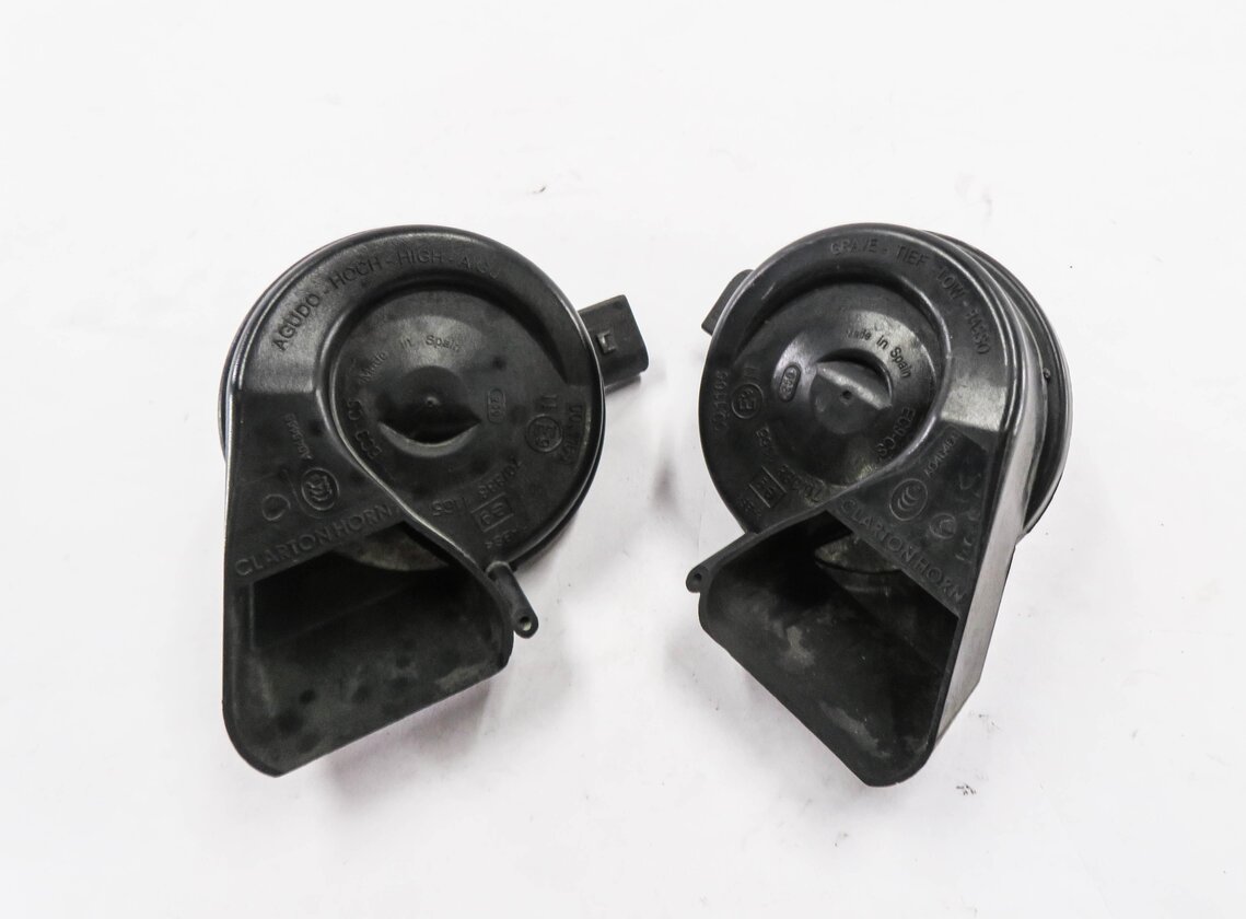 Thumbnail 2: 08-17 AUDI A4 A5 S4 S5 Q5 (B8 8K 8R 8T) HIGH & LOW TONE SAFETY HORN SET